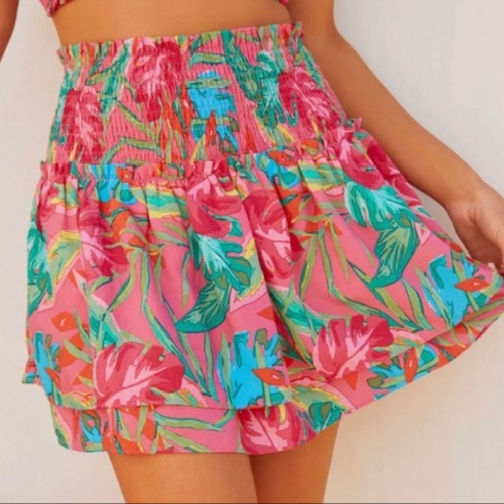✅Lost In The Tropics Smocked Tiered Skort Hawaiian Print Island Leaves Resort